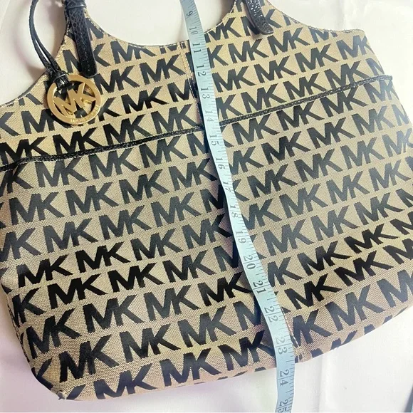 Michael Kors Black and Tan Women's Bag - Picture 4 of 10